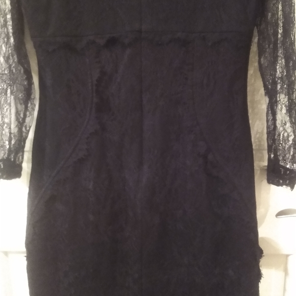 SOLD - La Femme en noir large La Dentelle dress - Picture 7 of 9